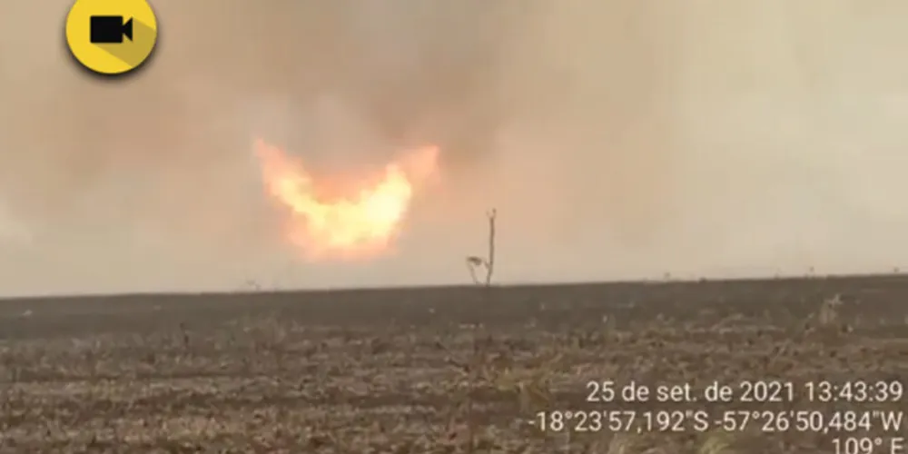 Tempo muito seco e quente no Centro-Oeste do Brasil favorece incêndios e cria condições favoráveis para o surgimento de vórtices de fogo