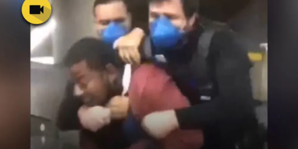 Uma mulher que estava na estação gravou toda a ação dos policiais contra o homem que estava acompanhado do filho.