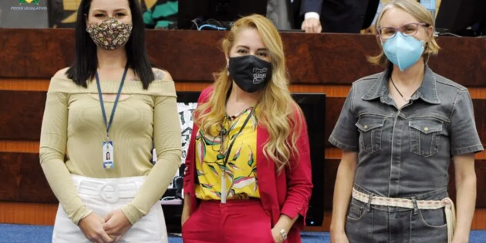 Vereadoras de Ponta Grossa, Joce Canto, Missionária Adriana e Josi do Coletivo.