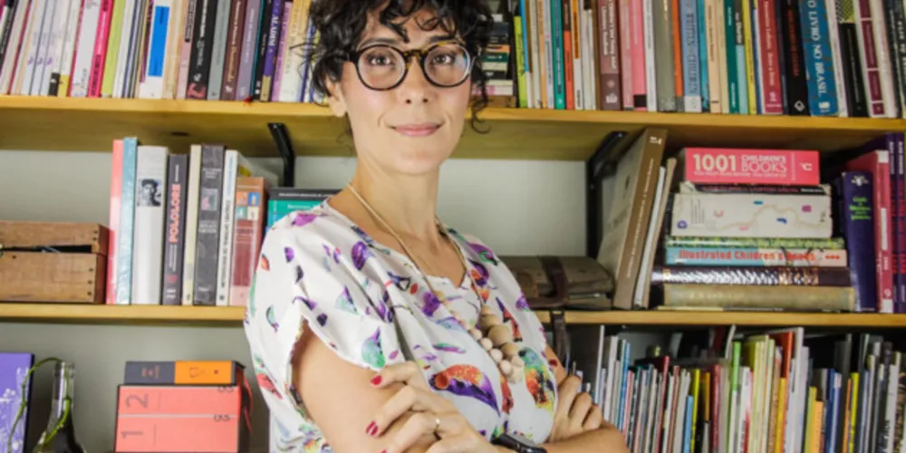 Renata Nakano, 38 anos, é idealizadora e diretora-geral do Clube Quindim e mestre em Literatura, Cultura e Contemporaneidade pela PUC-Rio, possui MBA em Gestão de Negócios pelo IBMEC e bacharelado em Comunicação Social pela UAM.
