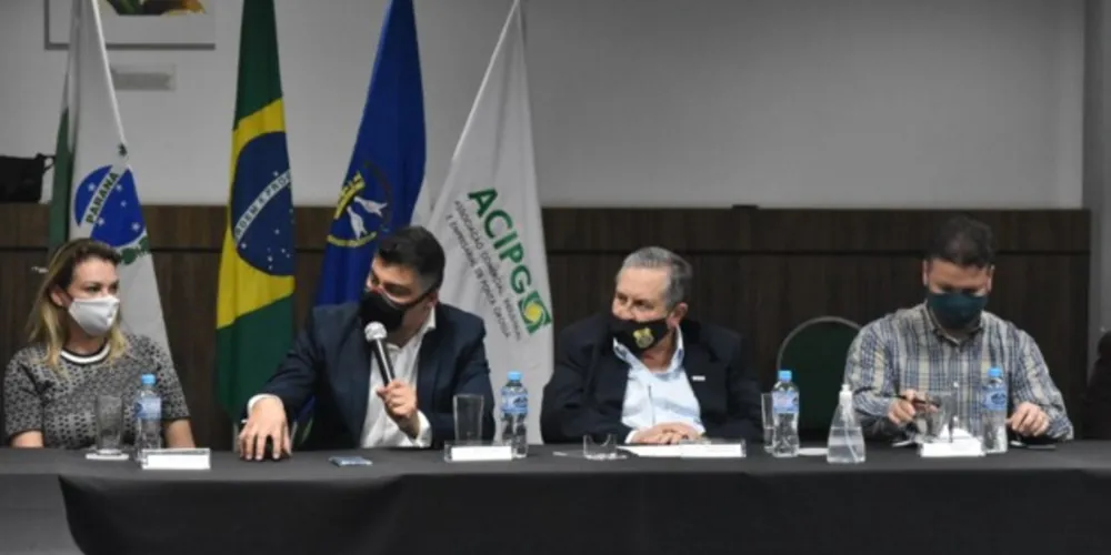 O Superintendente de Inovação do Estado do Paraná, Marcelo Rangel, esteve junto de representantes da ACIPG.