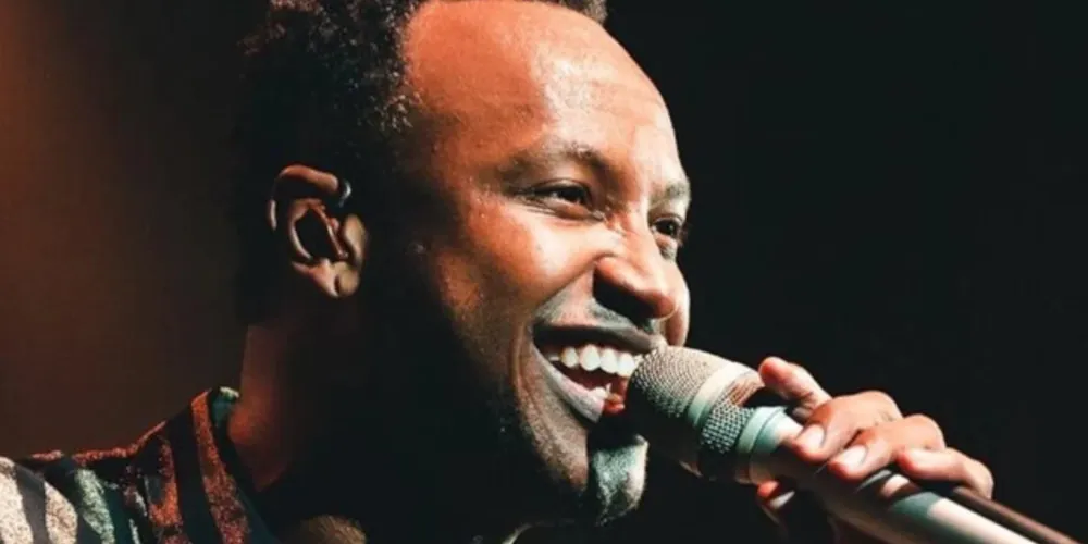 Cantor se apresenta no Complexo Sassaki Eventos 