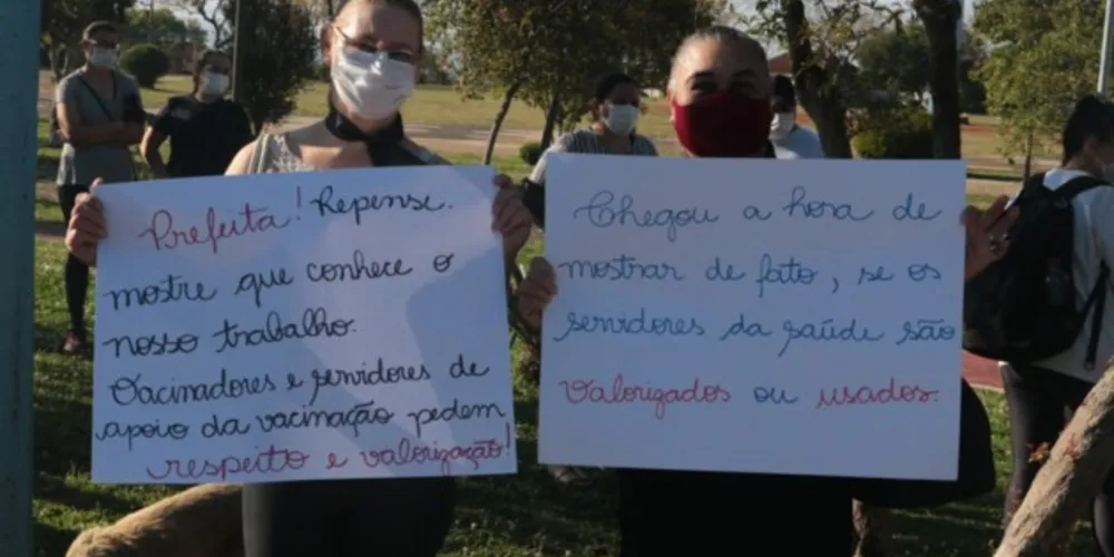 Servidores da Saúde durante manifestações em Ponta Grossa.
