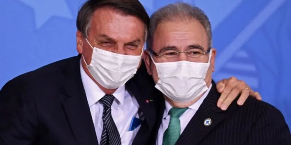 Toda a comitiva presidencial pode ficar em quarentena ao voltar para o país, o que inviabiliza a agenda de Bolsonaro na cidade