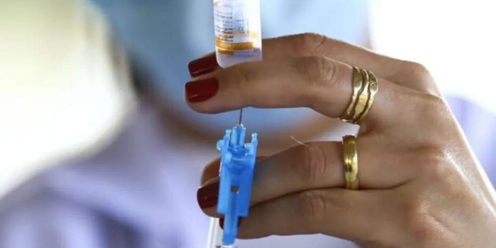 Vai à sanção projeto de Francischini que regulamenta terceira dose da vacina contra a Covid