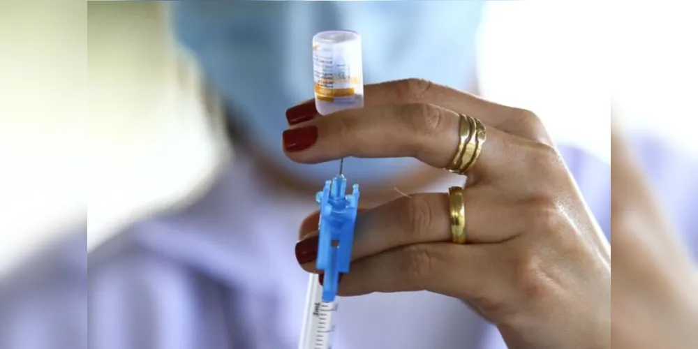 Vai à sanção projeto de Francischini que regulamenta terceira dose da vacina contra a Covid