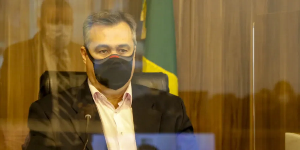 Secretário da Saúde, Beto Preto, apresenta relatório com números da pandemia, durante audiência na Assembleia Legislativa