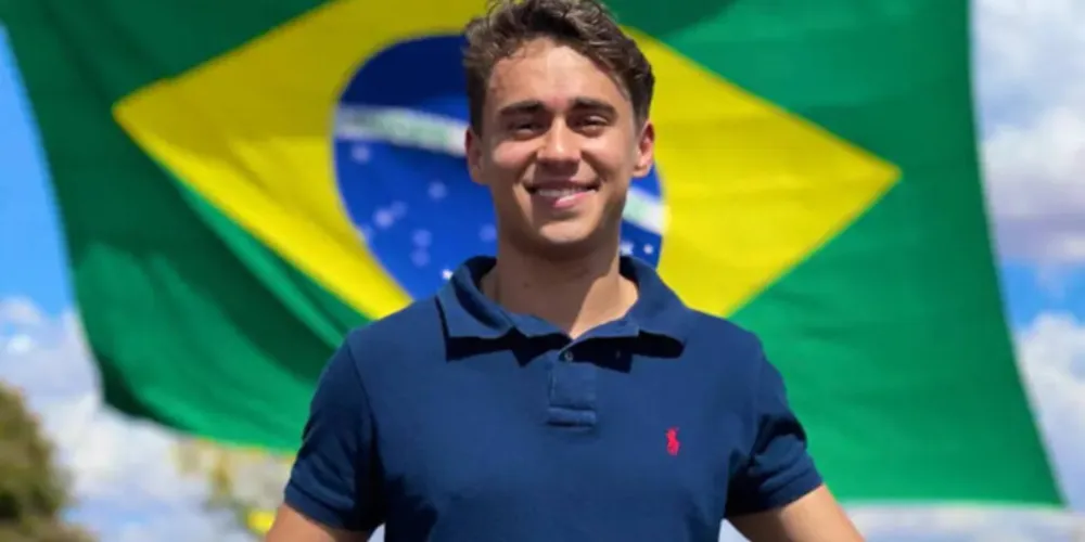 Político se revoltou com a exigência de comprovante de vacinação.