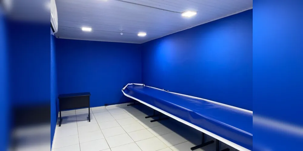 Sala do VAR no Germano Krüger, faltando apenas a instalação dos monitores e central de TV