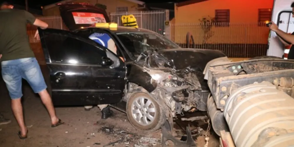 Colisão aconteceu na Rua Almirante Barroso, no Núcleo Rio Verde