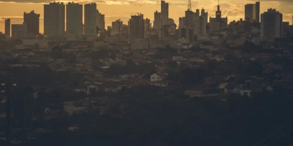 Com uma paisagem transformada pela verticalização das moradias, um distrito industrial que é referência para o Estado e tendo oportunizado maiores opções de lazer e cultura para a população nossa Ponta Grossa caminha para os 200 anos como uma jovem que ainda tem muito que viver e desfrutar.