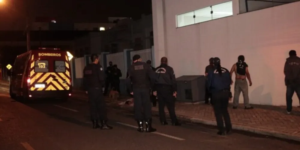 Briga aconteceu na madrugada deste sábado (18)
