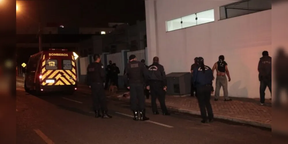 Briga aconteceu na madrugada deste sábado (18)