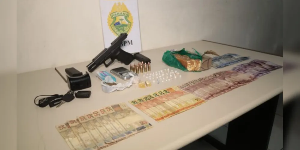 Entorpecentes estavam em posse de um rapaz de 31 anos e um menor