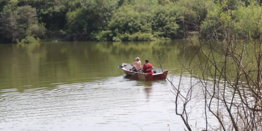 Equipes de socorro encontraram o corpo do menino que estava desaparecido em lagoa de PG