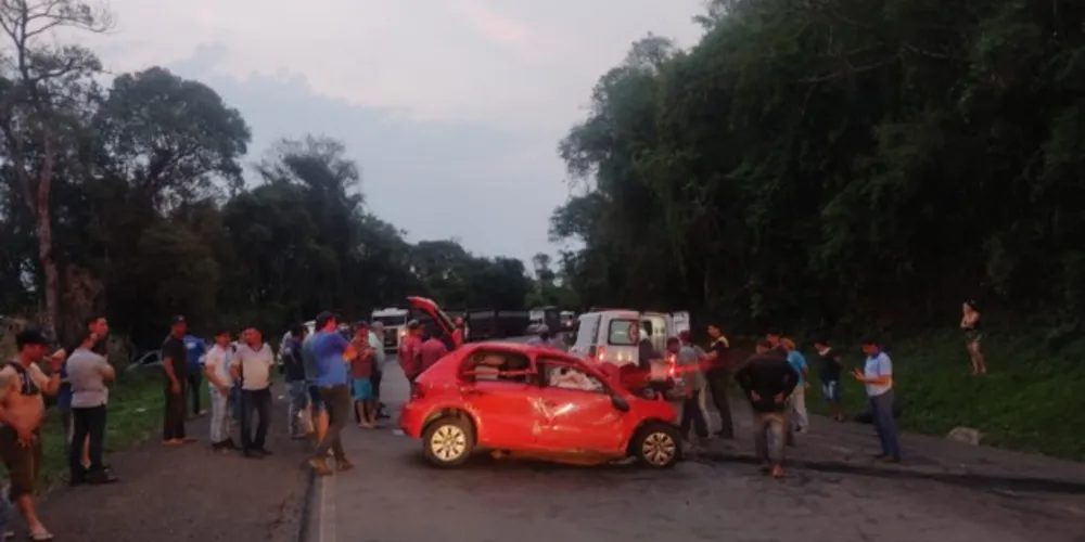Imagem ilustrativa da imagem Acidente com carro da Saúde mata quatro pacientes no PR