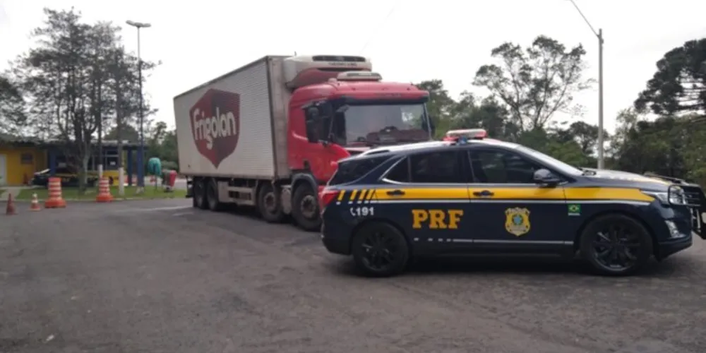 PRF resgatou caminhão e motorista 