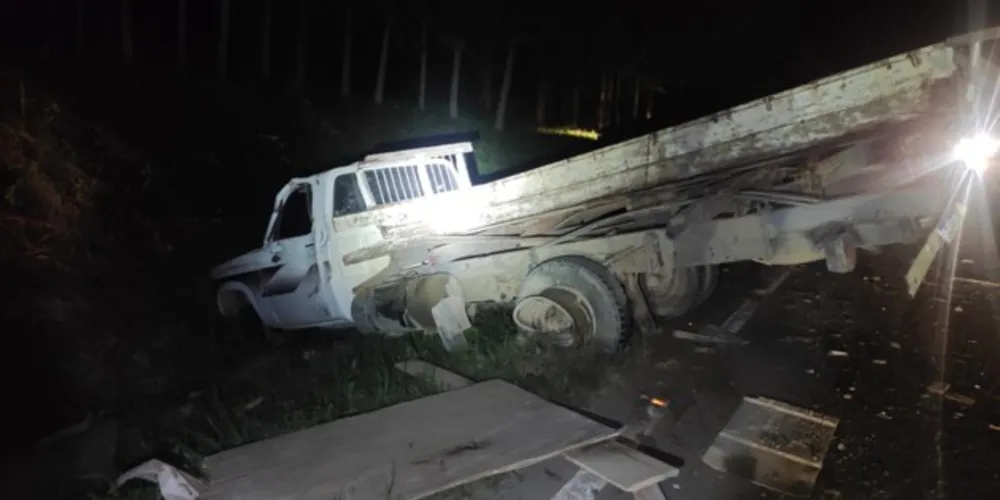 Acidente ocorreu na noite desta sexta-feira (24)
