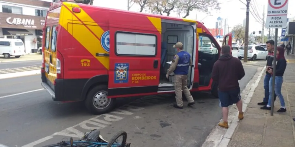 Acidente aconteceu por volta das 9h deste sábado