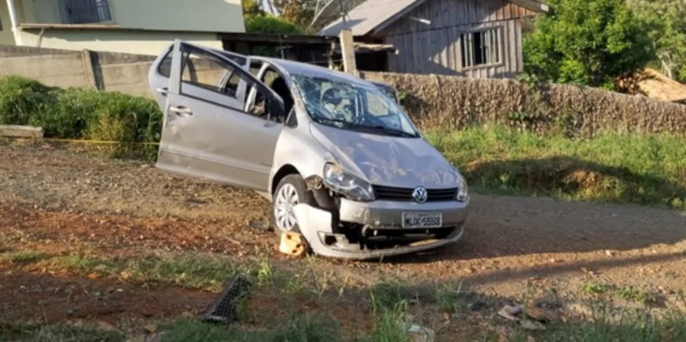 O acidente aconteceu na tarde deste domingo (26).
