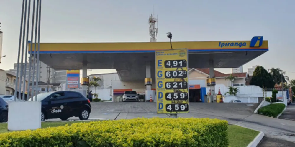 Maior parte dos postos já está vendendo gasolina comum a R$ 6,00