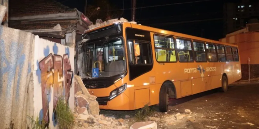 Condutor do veículo sofreu um mal súbito no cruzamento das ruas Theodoro Rosas e Uruguai