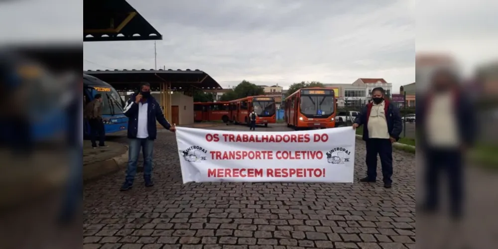 Imagem ilustrativa da imagem Ônibus param e fecham terminal de PG