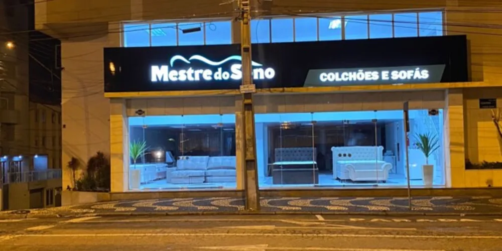 Empresa trabalha com marcas de colchões e sofás que são referência e estão há mais de 30 anos no mercado