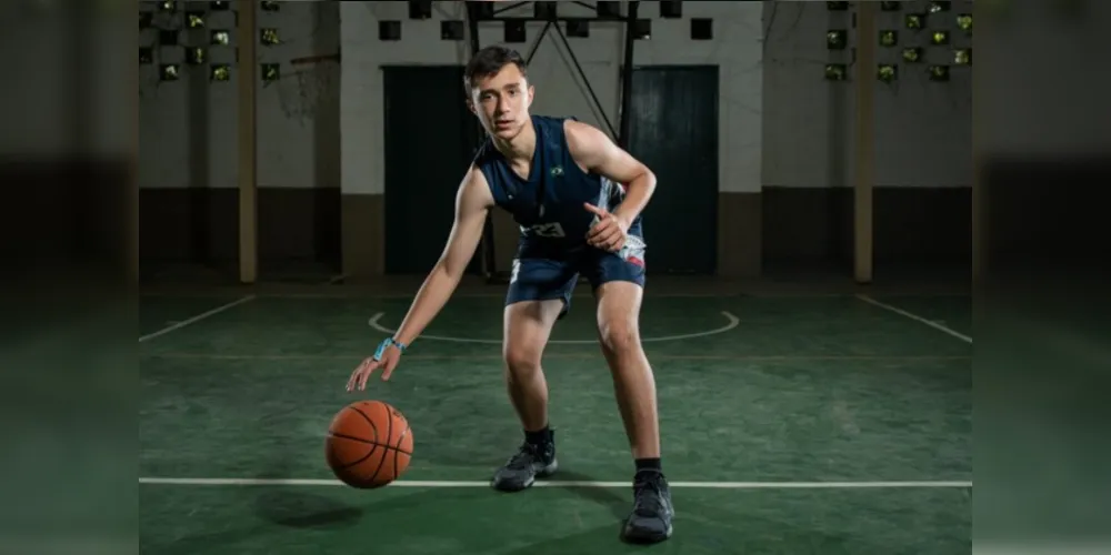 Luca Giovanetti, ala sub-14 do Círculo Militar do Paraná.