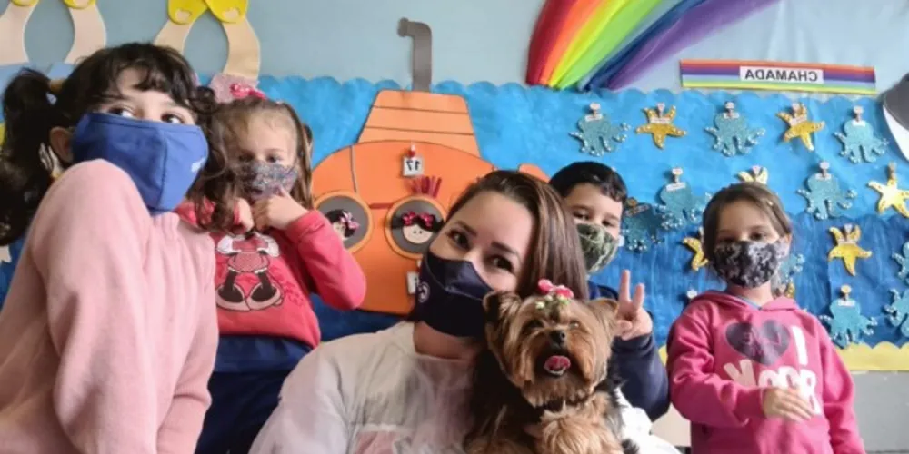 Imagens mostram interação dos alunos de diversas maneiras