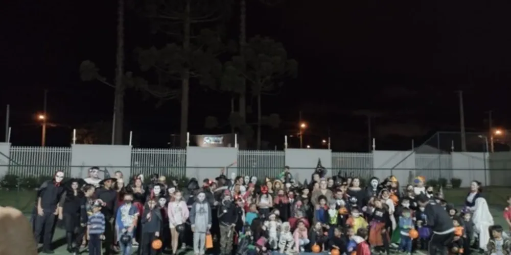 Comemorações do dia do Halloween agitaram o Condomínio Porto Olívia. Festa aconteceu na noite deste último domingo (31).
