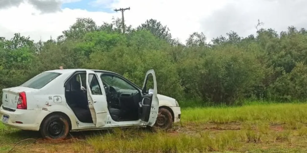 Bombeiros estão no local para o resgate de um corpo que foi encontrado boiando e amarrado no Rio Tibagi, na região do Kalinoski, zona rural de Ponta Grossa