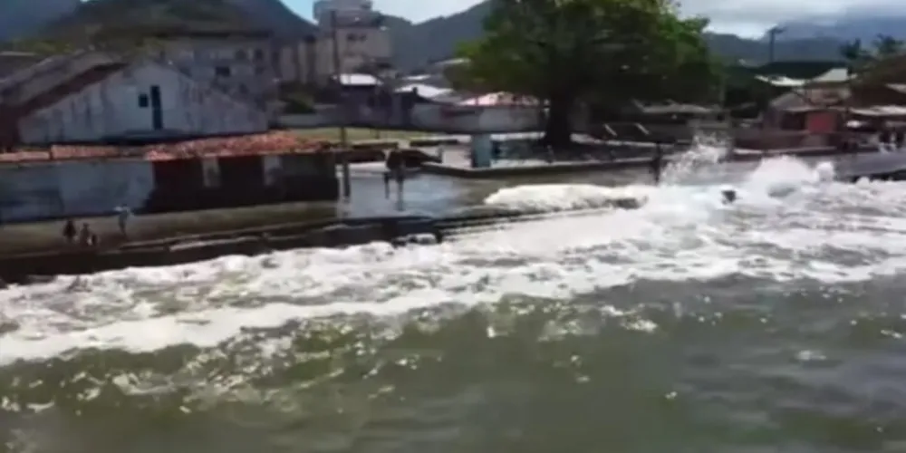Correnteza de retorno do mar surpreendeu jovem que se afogou.