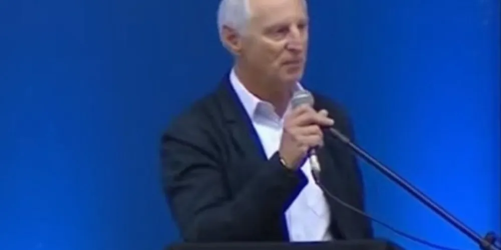 Representante da cooperativa discursou durante a solenidade que marcou a visita de Jair Bolsonaro a Ponta Grossa