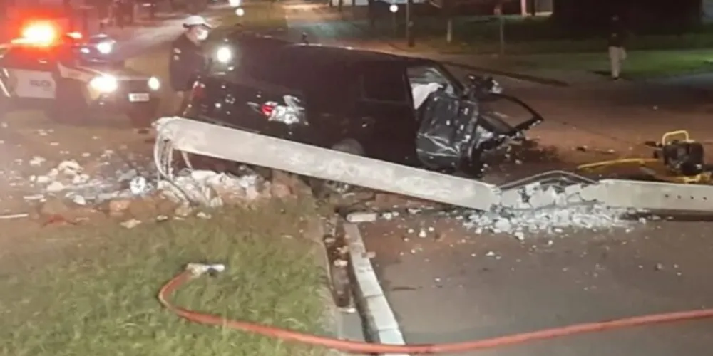 Acidente ocorreu na Rua Tijucas do Sul, no bairro Sítio Cercado