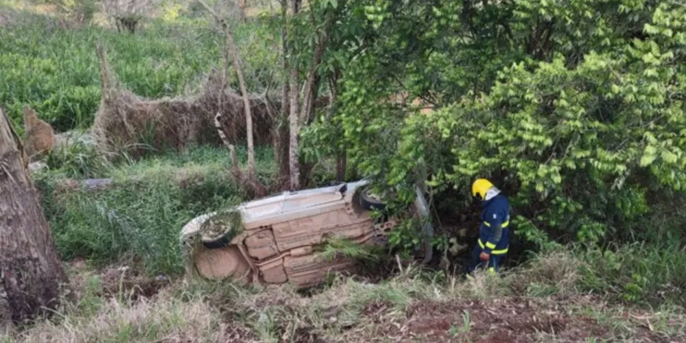 Acidente aconteceu no prolongamento da Avenida Monteiro Lobato sentido Carambeí, próximo a sede campestre do Clube Verde