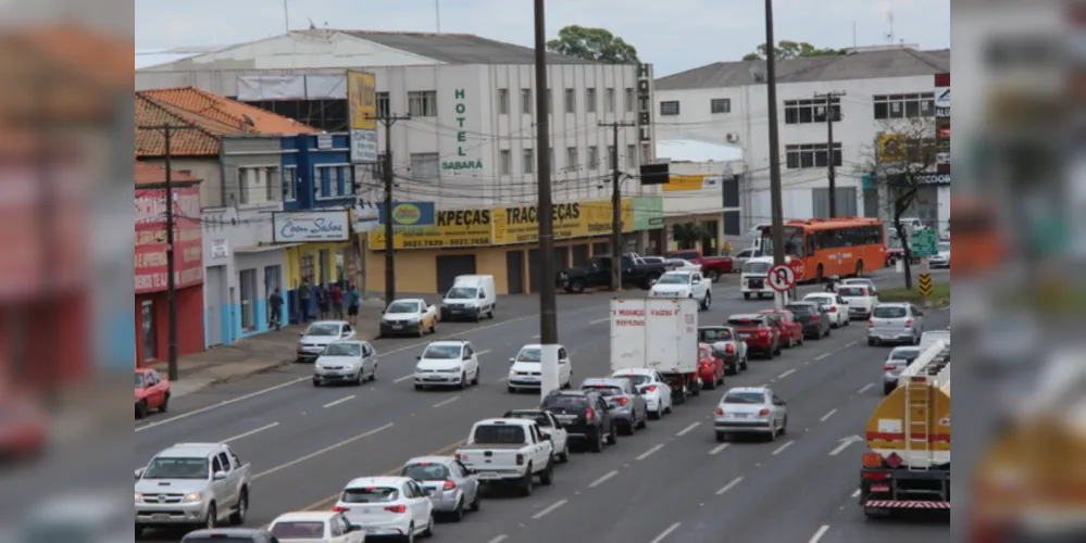 Avenida Souza Naves, em Ponta Grossa