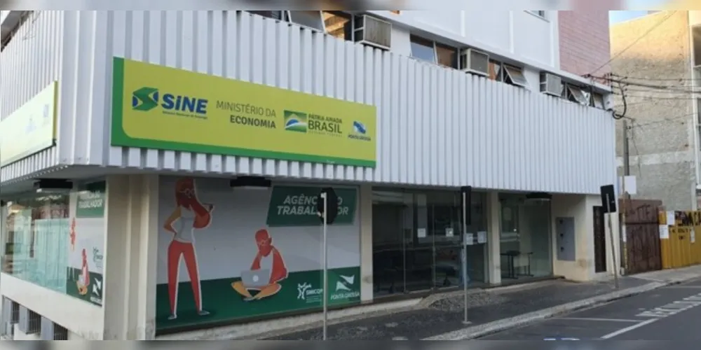 Os candidatos devem levar o currículo e a Carteira de Trabalho até o local