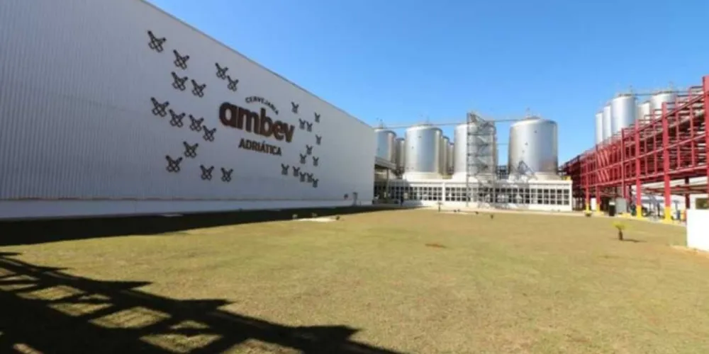 Unidade da Ambev, na Rodovia do Café, em Ponta Grossa