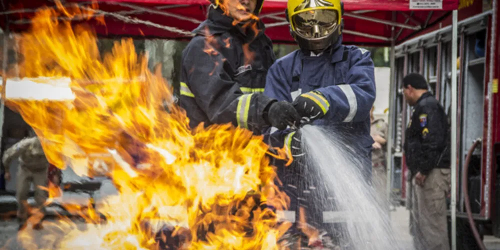 Corpo de Bombeiros do Paraná comemora 109 anos com 300 mil atendimentos anuais