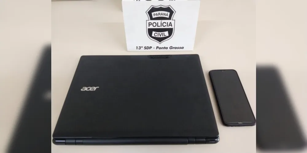 Foram apreendidos dispositivos informáticos que podem ter sido utilizados para a prática do crime