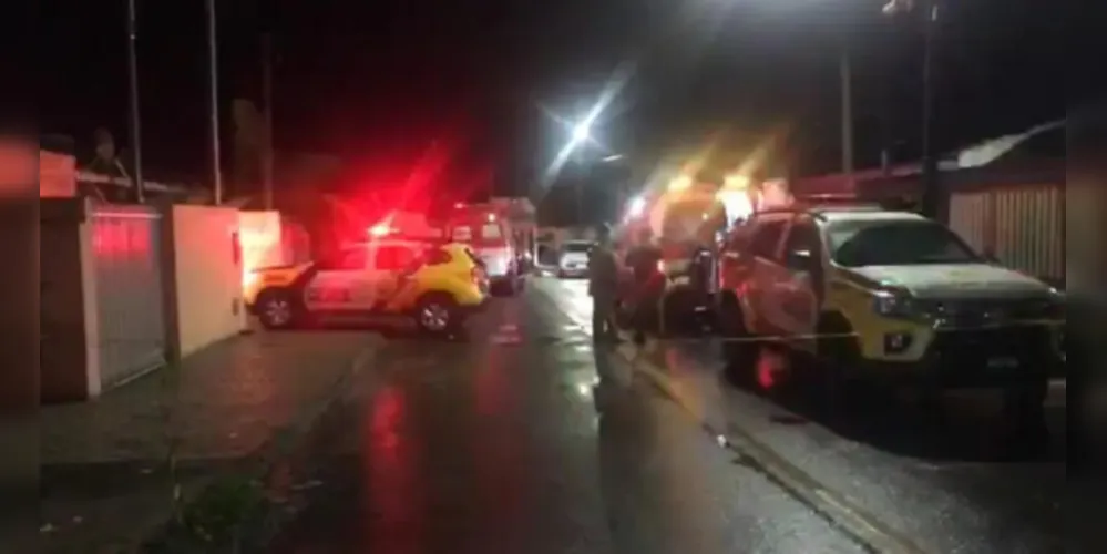 Equipes do Samu prestaram atendimento às vítimas, mas elas não resistiram aos ferimentos.