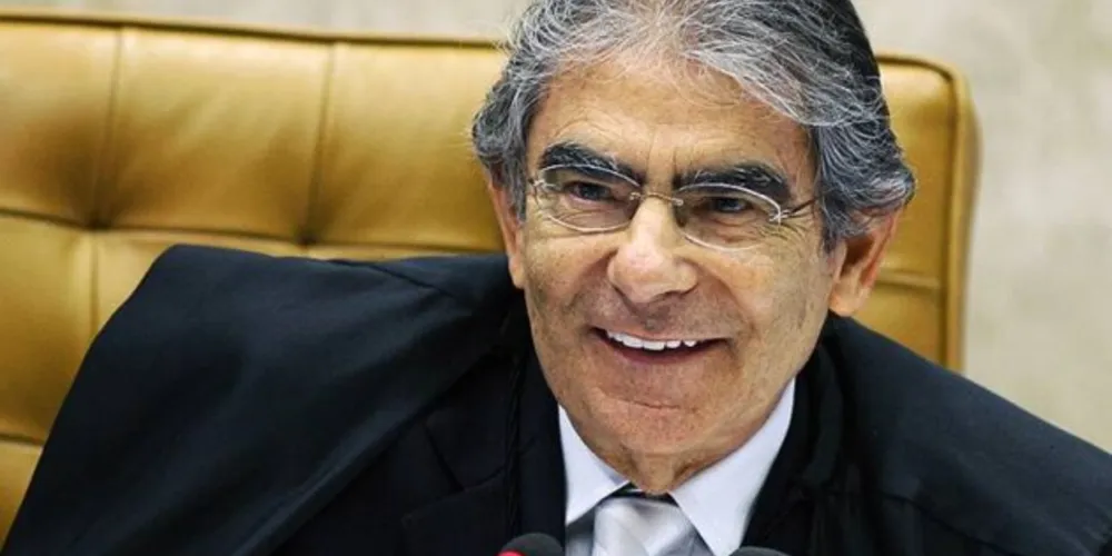 Carlos Ayres Brito: “em nenhum dispositivo da Constituição o presidente da República enquadra poder judiciário