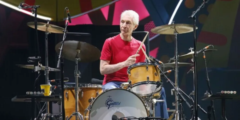 Charlie Watts, baterista dos Rolling Stones que faleceu aos 80 anos