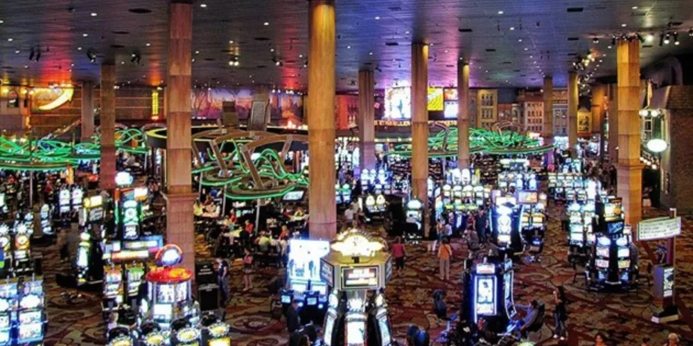 No caso do Paraná, isso pode significar que os fãs de cassinos terrestres poderão deixar de ser obrigados a viajar até Foz do Iguaçu e cruzar a Tríplice Fronteira