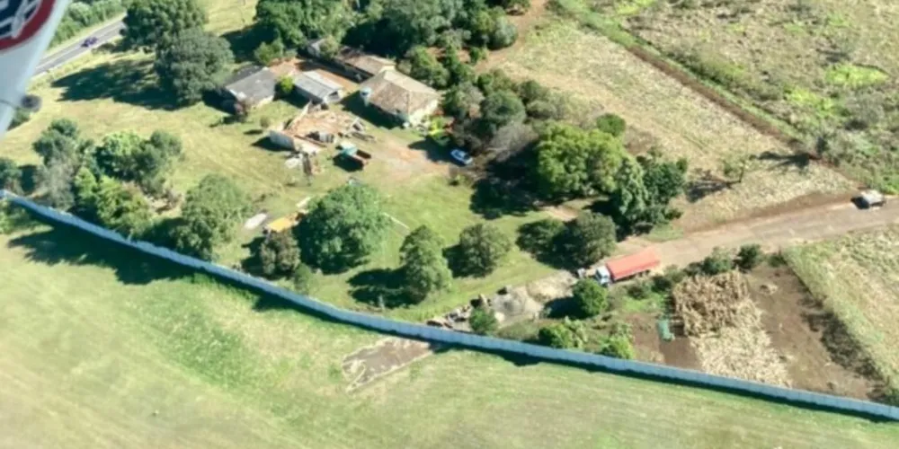 Chácara na lateral da cabeceira 08, ao lado da rodovia, é desapropriada para ampliar a margem de segurança