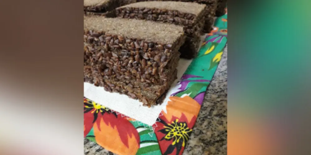 Composição e a preparação do pão de centeio são determinadas historicamente e regionalmente no país holandês