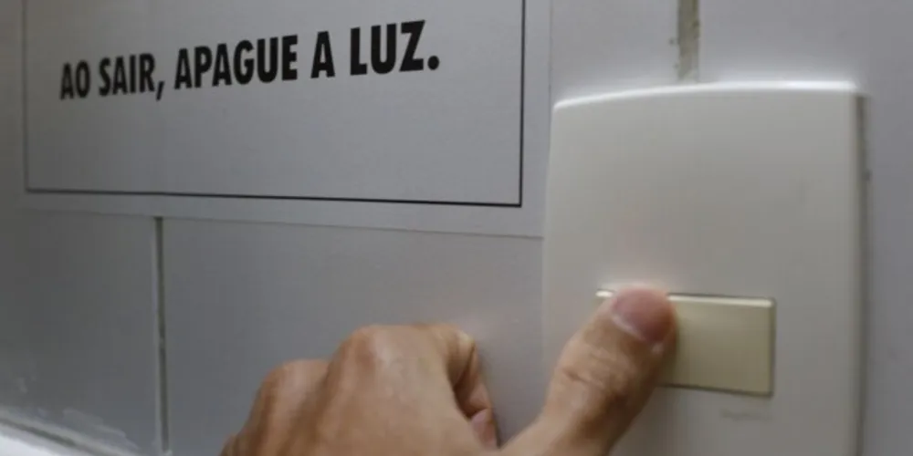 Realizada também em anos anteriores, a Campanha de Uso Consciente de Energia deste ano coincide com o que especialistas consideram a pior crise hídrica dos últimos 91 anos.