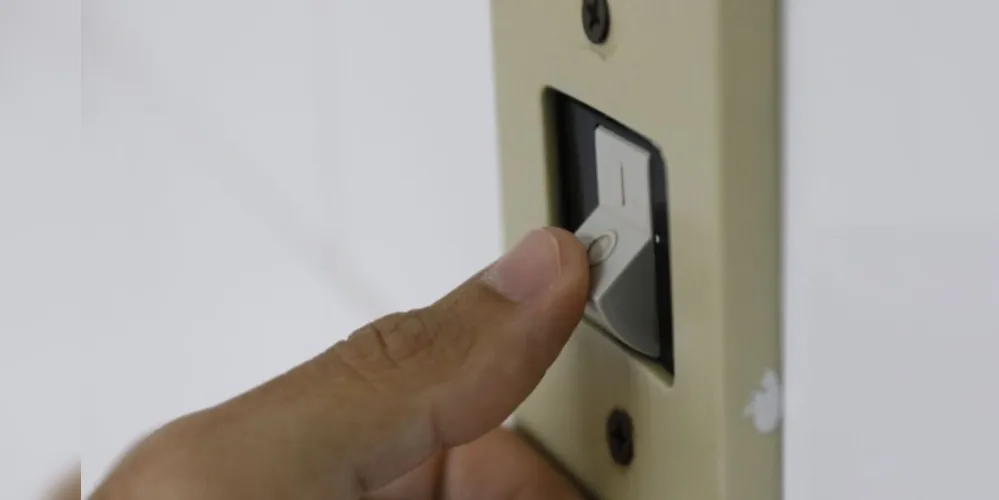 Confira dicas de como diminuir o uso da energia com mudança de hábitos