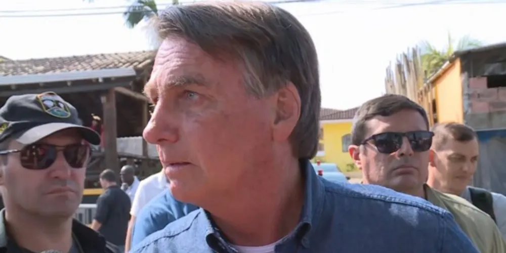 Presidente infringiu regra ao não utilizar máscara de proteção facial neste sábado (21)